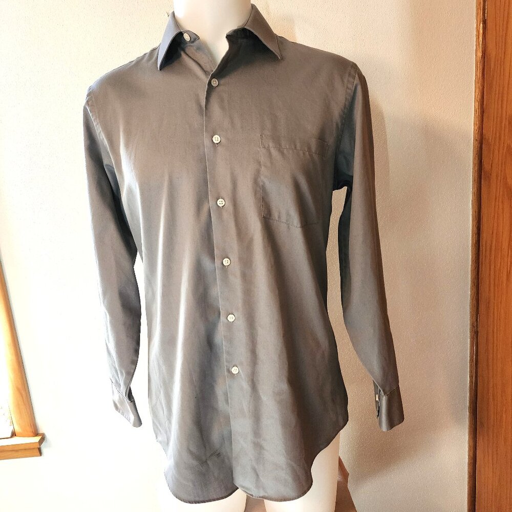 Van Heusen Men's 15.5 32/33 Wrinkle Free Button Up Shirt Gray Lux Sateen EUC 563